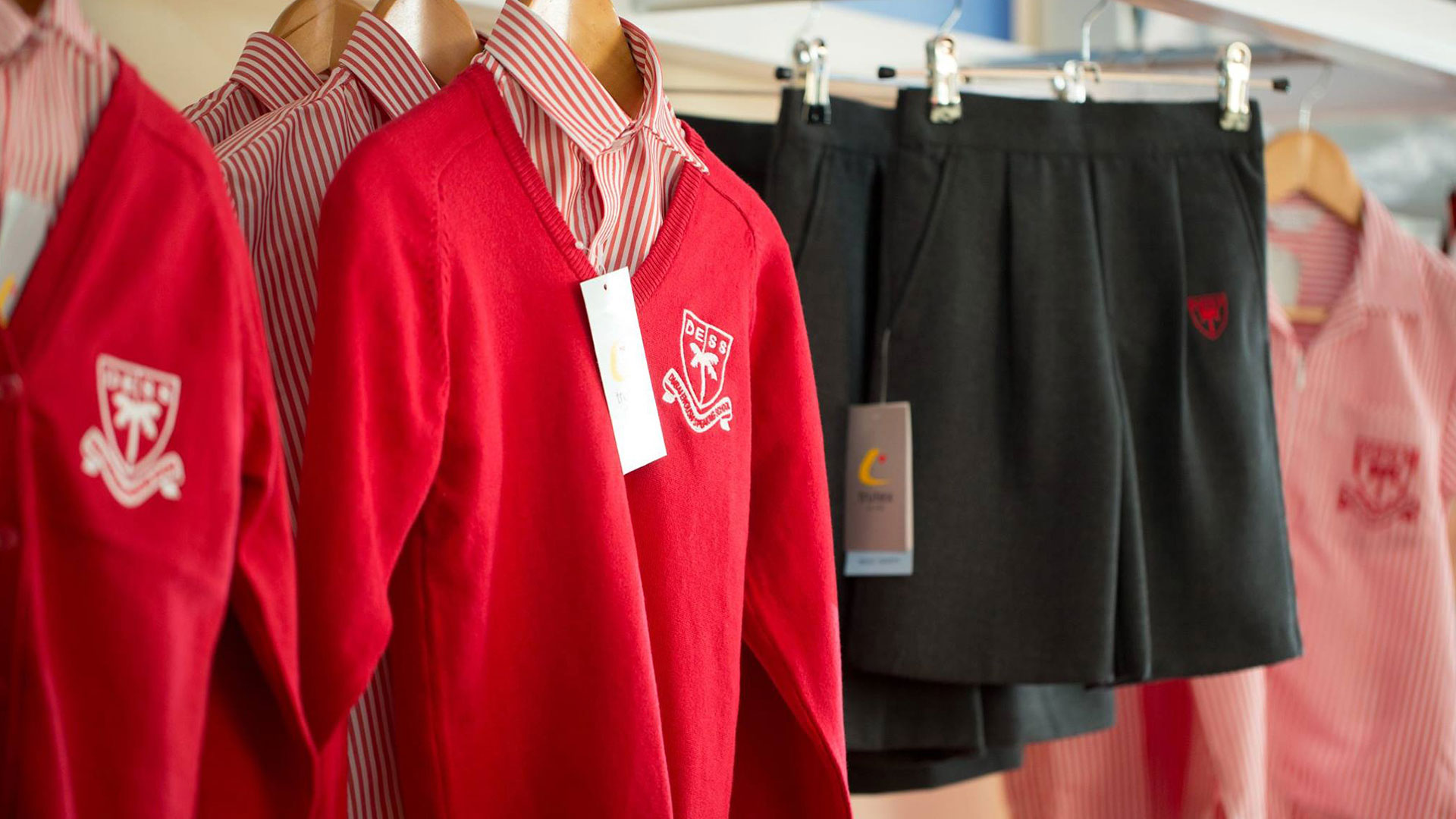 15 Advantages of Wearing School Uniforms - School Uniforms Australia